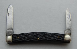 Camillus In Excellent Condition With Black Synthetic Covers 3 1/2