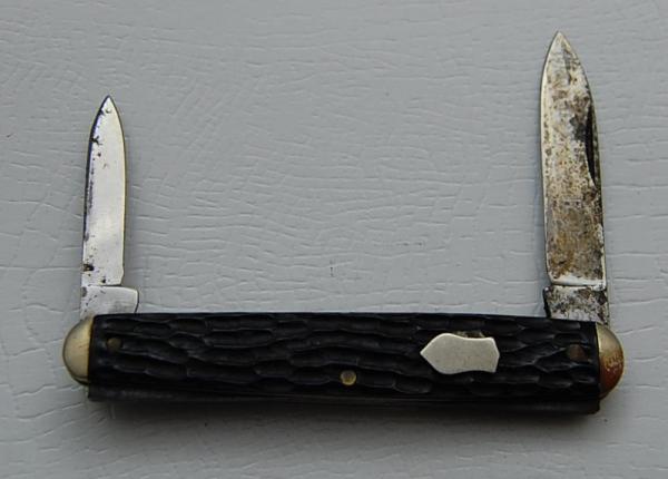 New York Knife Company In Very Good Condition With Black Synthetic Covers 3 New York Knife Company In Very Good Condition With Black Synthetic Covers 3