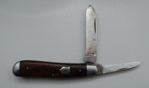 Landers, Frary and Clark In Very Good Condition With Wood Covers 3 1/2