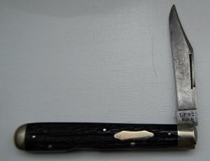 Landers, Frary and Clark In Very Good Condition With Perfected Stag Covers 4 3/8