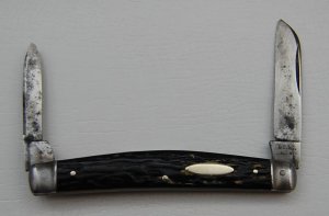 Landers, Frary and Clark In Very Good Condition With Perfected Stag Covers 3 1/4