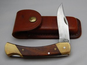 Schrade In Very Good Condition With Resin Impregnated Hardwood Covers 5