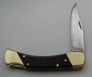 Schrade In Excellent Condition With Resin Impregnated Hardwood Covers 5