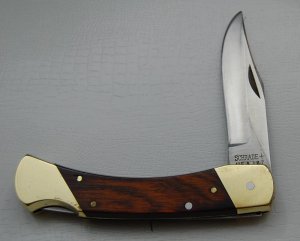Schrade In Excellent Condition With Resin Impregnated Hardwood Covers 5