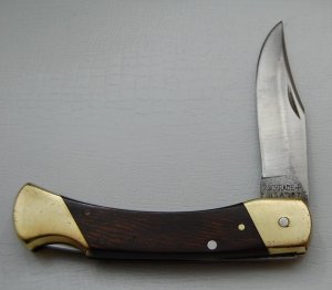 Schrade In Very Good Condition With Resin Impregnated Hardwood Covers 5