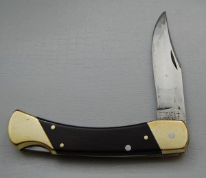 Schrade In Very Good Condition With Resin Impregnated Hardwood Covers 5