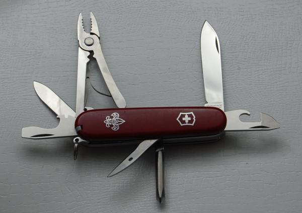 Victorinox In Excellent Condition With Plastic Covers 3 9/16 Victorinox In Excellent Condition With Plastic Covers 3 9/16