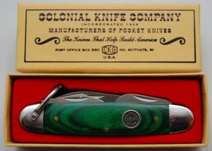 Colonial In Mint Condition With Green Simulated Wood Covers 3 1/2