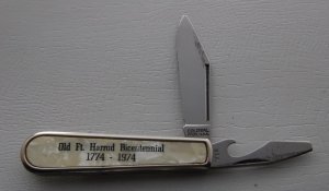Colonial In Very Good Condition With Pearl Synthetic Covers 3