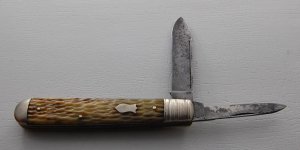 Schrade In Good Condition With Light Brown Jigged Bone Covers 4 1/2