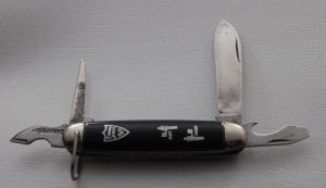 Cloverbrand Unofficial Scout Knife In Very Good Condition With Smooth Black Synthetic Covers (754)