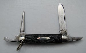 Landers, Frary and Clark Unofficial Scout With Brown Jigged Synthetic Covers 3 1/2