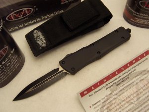 Microtech Combat Troodon - Dual Action Double Edge - Black Tactical - Plain Edge