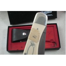 SCHRADE USA SCRIMSHAW LINERLOCK FOLDING HUNTER SC500 SCHRADE USA SCRIMSHAW LINERLOCK FOLDING HUNTER SC500