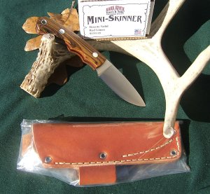 BARK RIVER MINI-SKINNER, Bocote Wood Handle with Red Spacers