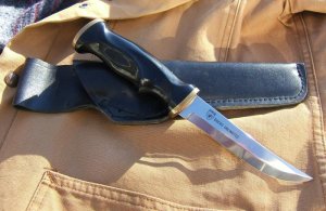 HUNTING KNIFE MADE FOR DUCKS UNLIMTED, SWEDEN, Black Handle and Leather Sheath