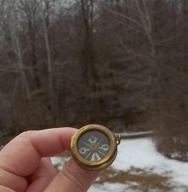 VINTAGE MARBLE'S GLADSTONE MICH. U.S.A. SHORT TANG PIN-ON COMPASS - CASE MARKED-EARLY PIN-ON DESIGN 