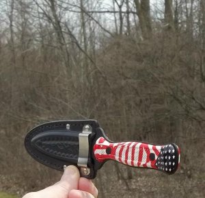 CAMILLUS STARS & STRIPES BOOT KNIFE WITH SHEATH & ORIGINAL BOX - REALLY COOL- DISCONTINUED YRS AGO 