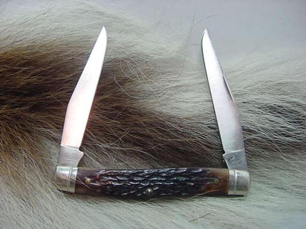 New York Knife Walden Knife Co by Schrade ( USA ) 2 bladed jigged bone Muskrat Unused old stock New York Knife Walden Knife Co by Schrade ( USA ) 2 bladed jigged bone Muskrat Unused old stock