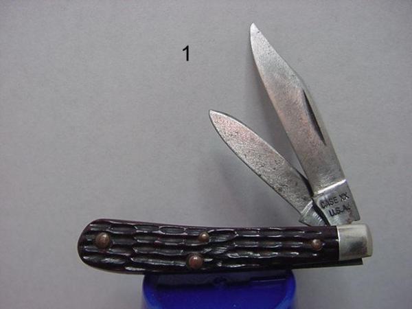 Case jigged bone peanut CASE XX 2 blade ( one of two similar knives ) Case jigged bone peanut CASE XX 2 blade ( one of two similar knives )