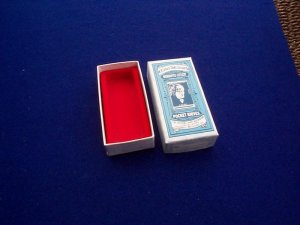 Small Case XX Classic Blue and White Cloud W R Case  and Sons  Box