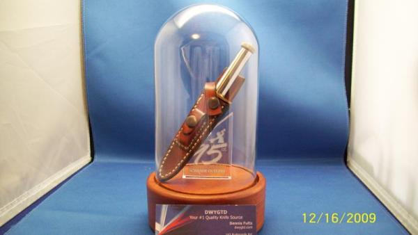 SCHRADE USA 95TH ANNIVERSARY DOME KNIFE DISPLAY NOS MIB SCHRADE USA 95TH ANNIVERSARY DOME KNIFE DISPLAY NOS MIB
