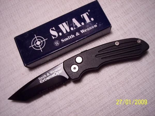 Smith & Wesson Automatic SW40BTS Tanto serrated Smith & Wesson Automatic SW40BTS Tanto serrated