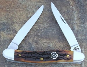 CASE XX 2001 XX SHIELD BARBWIRE BONE MUSKRAT KNIFE