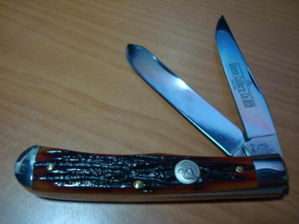 Queen Premium Trapper 4-1/8 Queen Premium Trapper 4-1/8