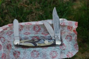 Hen & Rooster Tennessee Walking Horse 3-Blade Stockman