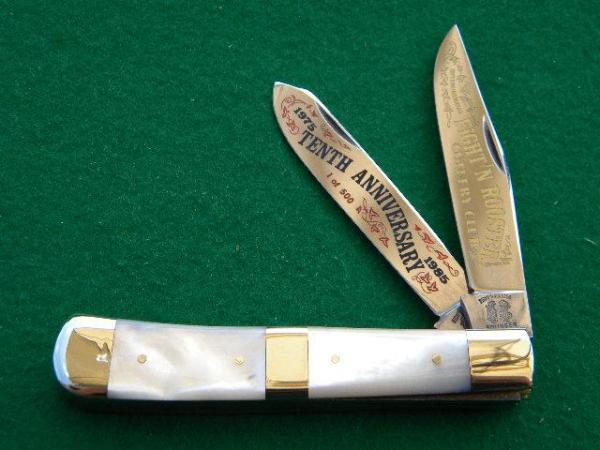Fight'n Rooster Pearl Trapper 1985 Club Knife - Mint Fight'n Rooster Pearl Trapper 1985 Club Knife - Mint