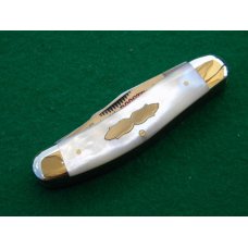 Fight'n Rooster Pearl Sowbelly 1988 Club Knife - Mint Fight'n Rooster Pearl Sowbelly 1988 Club Knife - Mint