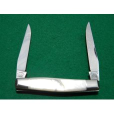 Fight'n Rooster Pearl Muskrat 1998 Club Knife - Mint Fight'n Rooster Pearl Muskrat 1998 Club Knife - Mint