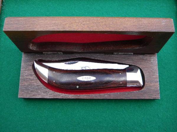 Case XX P172 USA 3 Dot (1977) Wood Buffalo Clasp Knife in Wooden Display Box Case XX P172 USA 3 Dot (1977) Wood Buffalo Clasp Knife in Wooden Display Box