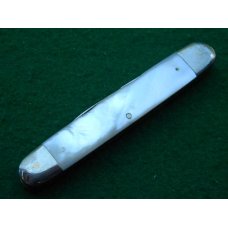 E Bruckmann Ohligs-Solingen, Germany Pearl 4 Blade - C. 1891-1956