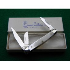 Queen # 54 Pearl Small 3 Blade Serpentine Knife Queen # 54 Pearl Small 3 Blade Serpentine Knife