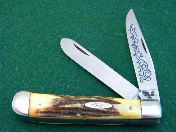 Case XX Stainless USA 3 Dot (1977) Stag 5254 SSP Blue Scroll Trapper Knife - Mint