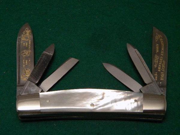 Fight'n Rooster Pearl 6 Blade Congress 1981 Club Knife - Mint Fight'n Rooster Pearl 6 Blade Congress 1981 Club Knife - Mint