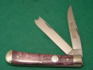 Queen Titusville, PA #19 PH - D2  Wood One Arm Trapper Knife