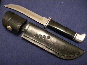 Buck 121 USA Black Hunting Sheath Knife c.1994