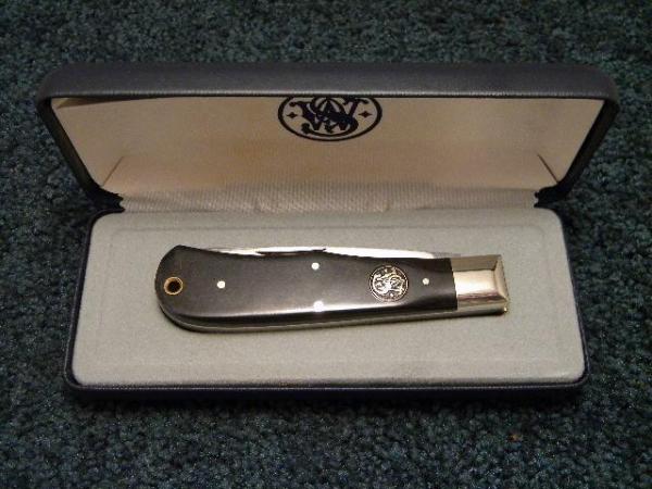 Smith & Wesson USA (Camillus) Slick Black Jumbo Trapper Knife c.1995 Smith & Wesson USA (Camillus) Slick Black Jumbo Trapper Knife c.1995