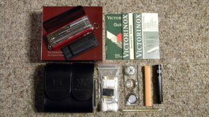Victorinox Switzerland Stainless Rostfrei Swiss Champ Knife and Pouch Survival Kit SOS Set - NIB
