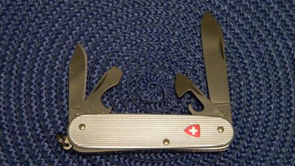 Victorinox Switzerland Stainless Rostfrei Silver Alox Cadet Officier Suisse Knife Victorinox Switzerland Stainless Rostfrei Silver Alox Cadet Officier Suisse Knife