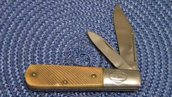John Primble Belknap HDW & MFG Co. 5722 Green Bone Blue Grass Barlow Knife - c.1950's John Primble Belknap HDW & MFG Co. 5722 Green Bone Blue Grass Barlow Knife - c.1950's