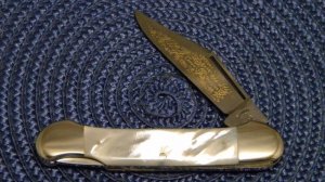 Fight'n Rooster Frank Buster Celebrated Cutlery Pearl The Captain's Rooster Lockback Canoe Knife