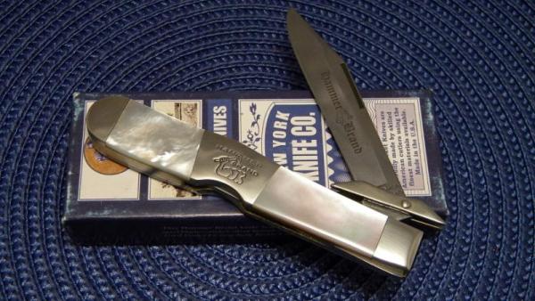 New York Knife Co. Hammer Brand (by Bear) Pearl Swing Guard Lockback Knife c.2000's - NIB New York Knife Co. Hammer Brand (by Bear) Pearl Swing Guard Lockback Knife c.2000's - NIB