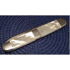 C. Lutters & Co. Lowenwerk Solingen Pearl Big 2 Blade Equal End Knife C. Lutters & Co. Lowenwerk Solingen Pearl Big 2 Blade Equal End Knife