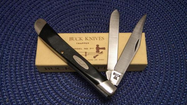Buck 311 USA (Camillus) Black Delrin Slimline Trapper Knife in Box c. Pre 1986 Buck 311 USA (Camillus) Black Delrin Slimline Trapper Knife in Box c. Pre 1986