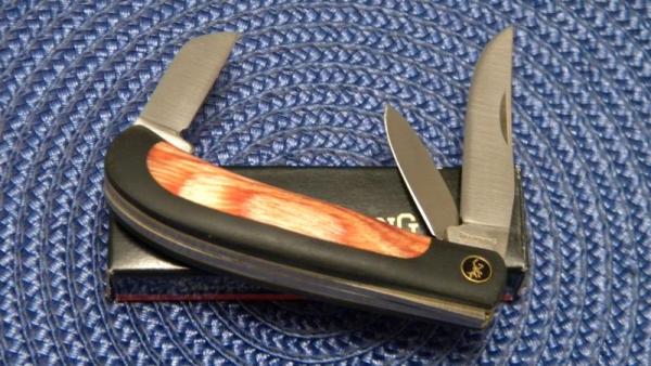 Browning Japan Model 822 Wood/Zytel 3 Blade Knife - NIB