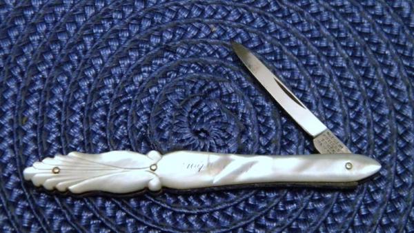 Rodgers Cutlers To Her Majesty Carved Pearl Quill Knife c.1837-1890 Rodgers Cutlers To Her Majesty Carved Pearl Quill Knife c.1837-1890
